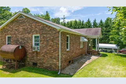 1424 Bear Creek Road, Bakersville, NC 28705 - Photo 27