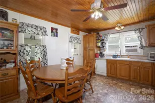 1424 Bear Creek Rd, Bakersville, NC 28705 - Photo 15