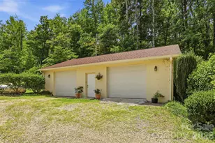 811 Butter St, Landrum, SC 29356 - Photo 45