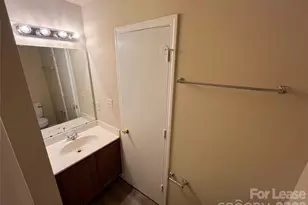 10636 Greatford Ct, Charlotte, NC 28215 - Photo 11