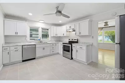 31 Edwards Street, Waynesville, NC 28786 - Photo 9