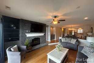9817 Emerald Point Dr, Charlotte, NC 28278 - Photo 9