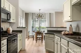 12327 Jessica Pl, Charlotte, NC 28269 - Photo 11
