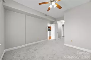 300 W 5th St, Charlotte, NC 28202 - Photo 17