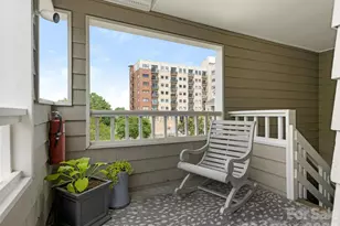 212 W 10th St, Charlotte, NC 28202 - Photo 3