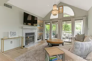 212 W 10th St, Charlotte, NC 28202 - Photo 11