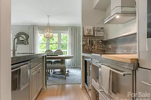 212 W 10th St, Charlotte, NC 28202 - Photo 9