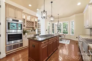 3529 Mountain Cove Dr, Charlotte, NC 28216 - Photo 9
