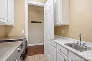 3529 Mountain Cove Dr, Charlotte, NC 28216 - Photo 27