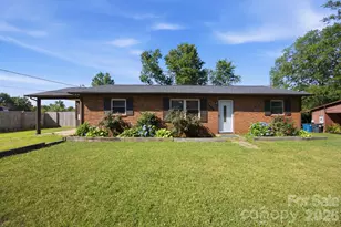 2405 2nd St, Statesville, NC 28677 - Photo 1