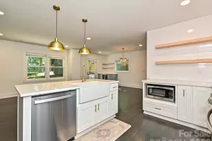 5623 Ruth Dr, Charlotte, NC 28215 - Photo 9