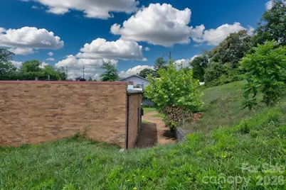 193 Walnut Avenue, Spruce Pine, NC 28777 - Photo 11