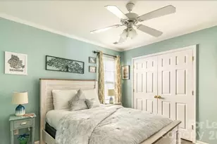 525 E 37th St, Charlotte, NC 28205 - Photo 15