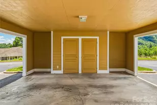 102 Rough Point Ct, Asheville, NC 28806 - Photo 5