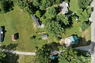 38 Lloyd Barnwell Rd, Hendersonville, NC 28792 - Photo 3
