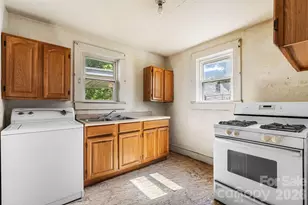 115 Brackett St, Morganton, NC 28655 - Photo 5