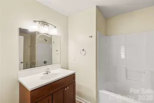 318 N Pryor St, Gastonia, NC 28052 - Photo 15