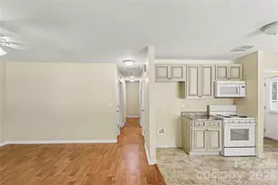 318 N Pryor St, Gastonia, NC 28052 - Photo 5