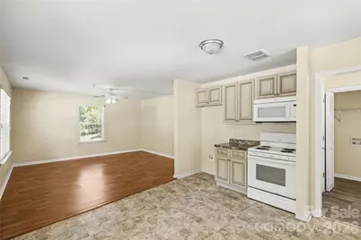 318 N Pryor Street, Gastonia, NC 28052 - Photo 9