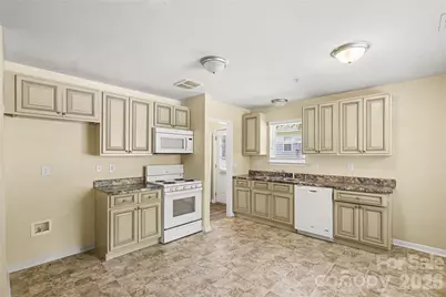 318 N Pryor Street, Gastonia, NC 28052 - Photo 7