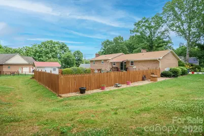 201 Wellington Drive, Lincolnton, NC 28092 - Photo 9