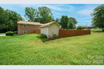 201 Wellington Drive, Lincolnton, NC 28092 - Photo 11