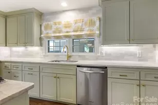 2901 Valencia Terrace, Charlotte, NC 28211 - Photo 15