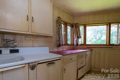 115 Church Street, Burnsville, NC 28714 - Photo 15