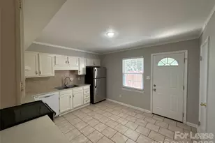 11016 Hunter Trail Ln, Charlotte, NC 28226 - Photo 5