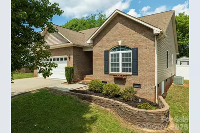 1590 Mayfair Drive, Conover, NC 28613 - Photo 3