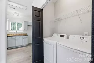 5423 Starflower Dr, Charlotte, NC 28215 - Photo 15