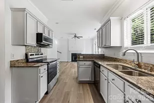 5423 Starflower Dr, Charlotte, NC 28215 - Photo 13