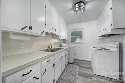 4301 Briarhill Drive, Charlotte, NC 28215 - Photo 25