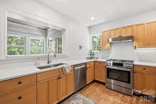 23 Warwick Pl, Asheville, NC 28804 - Photo 13
