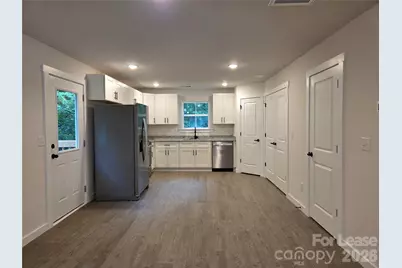 104 10th Avenue SE, Hickory, NC 28602 - Photo 3