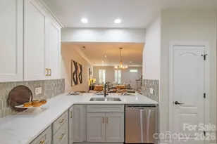 9323 Bonnie Briar Cir, Charlotte, NC 28277 - Photo 3