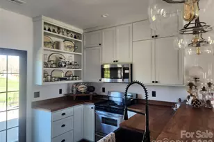 4085 Hunting Country Rd, Tryon, NC 28782 - Photo 5