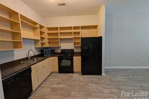 1020 E 36th St, Charlotte, NC 28205 - Photo 5