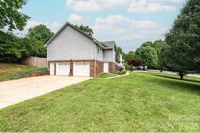 4158 Arrowhead Drive NE, Hickory, NC 28601 - Photo 5