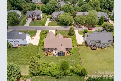 7032 Kidwelly Lane, Matthews, NC 28104 - Photo 37