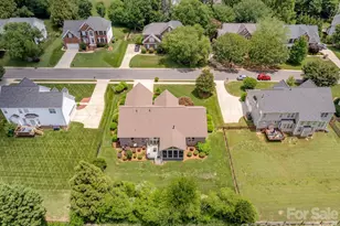 7032 Kidwelly Ln, Matthews, NC 28104 - Photo 37