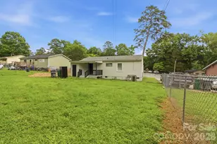 2732 Thornton Rd, Charlotte, NC 28208 - Photo 15