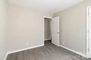 2732 Thornton Rd, Charlotte, NC 28208 - Photo 9