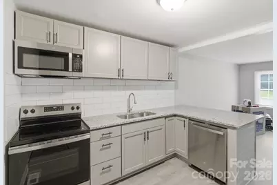 2732 Thornton Road, Charlotte, NC 28208 - Photo 5
