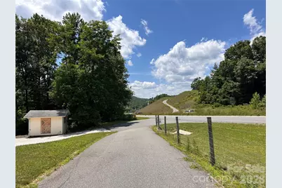 422 US Highway 19E Highway, Spruce Pine, NC 28777 - Photo 19
