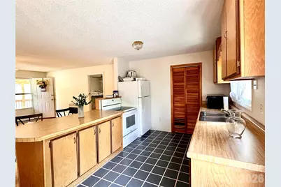 422 US Highway 19E Highway, Spruce Pine, NC 28777 - Photo 3