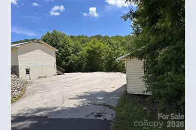 422 US Highway 19E Highway, Spruce Pine, NC 28777 - Photo 17