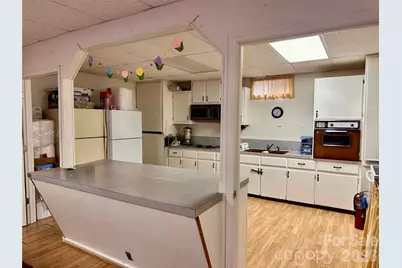 422 US Highway 19E Highway, Spruce Pine, NC 28777 - Photo 21