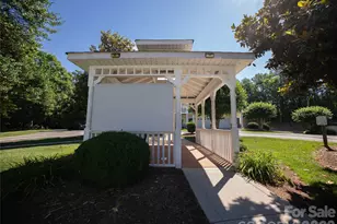 1392 21st Ave NE, Hickory, NC 28601 - Photo 3