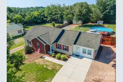 114 Glenwood Valley Drive, Harmony, NC 28634 - Photo 1